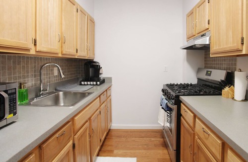 Bedford-Stuyvesant Apartment | Luxury Brooklyn Apt w/Free Wine & Champagne