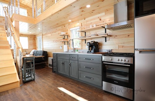 Cavendish Cabin | Luxury Cabin #3 Hot Tub, Kayaks, Paddle Boards, Private Fire Pit