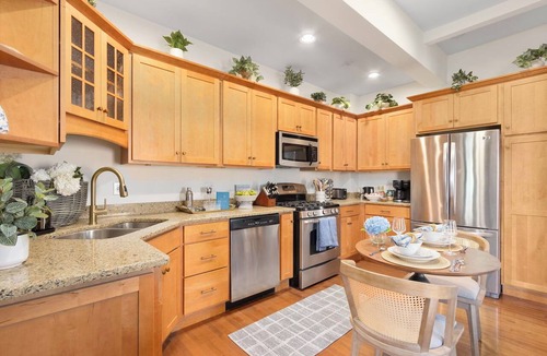 Top of the Hill Condo | Luxury condo in the heart of Newport