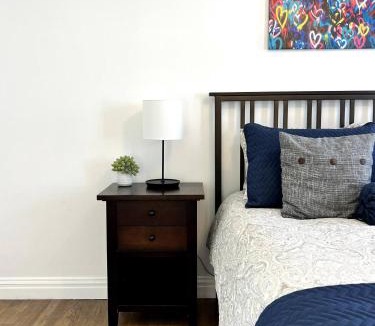 Hoboken Apartment | Luxury Couples Retreat - 15 min to NYC, PATH - Quiet & Stylish Duplex