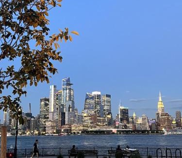 Hoboken Apartment | Luxury Couples Retreat - 15 min to NYC, PATH - Quiet & Stylish Duplex