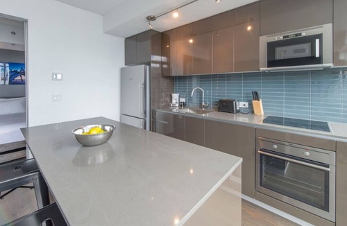 Byward Market - Parliament Hill Apartment | Luxury Downtown 1BD Suite w/Rooftop Terrace | Minutes to ByWard Market