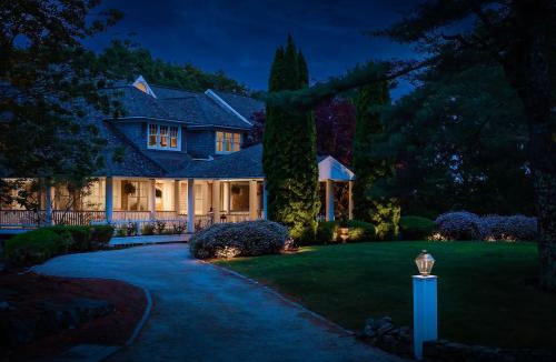 Cape Neddick House | Luxury Estate Walk to Beach Tennis Sleeps 20