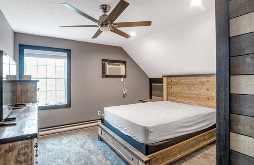 Rowland House | Luxury family value 4 seasons home in the renowned Woodloch Springs Poconos.