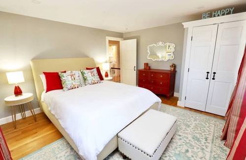 Hancock House | Luxury Farm Stay at Glenrose Manor - Wolf Pine Hollow