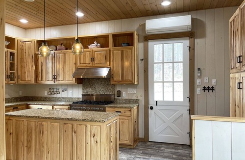 Wilmington House | Luxury Home With Mountain View