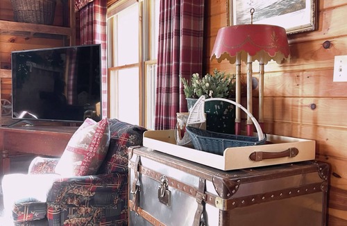 Town of Torrey Cabin | Luxury Lakefront Cabin on Seneca Lake