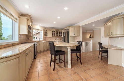 Ottawa Division House | Luxury living! Ideal for your vacation or short term rental rental
