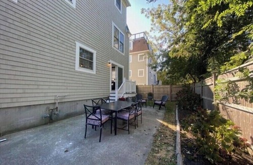 Fifth Ward House | Luxury modern house off Thames Street