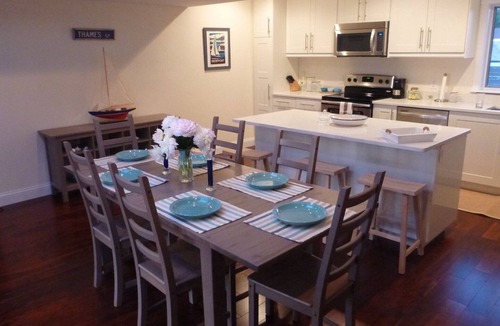 Yachting Village Condo | Luxury Newport Harbor Condo with Stunning Waterfront View