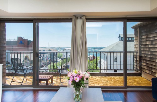 Yachting Village Condo | Luxury Newport Harbor Condo with Stunning Waterfront View