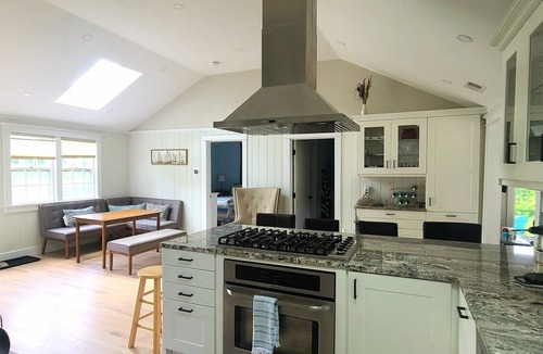 West Yarmouth Cottage | Luxury on the cape, Private beach , central a/c, outdoor shower