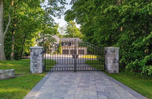 Halton Hills House | Luxury Private Estate Retreat. Pool Hot Tub Gym Pool Table