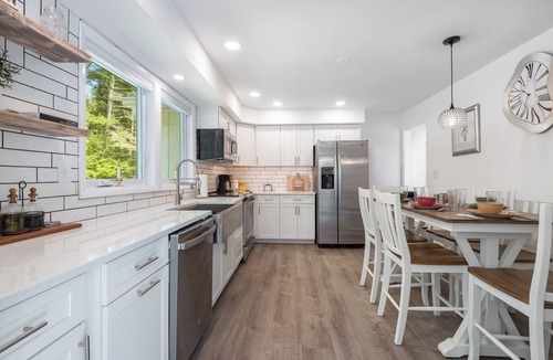 Forestburgh House | Luxury Retreat w/Hot Tub - near Bethel Woods!