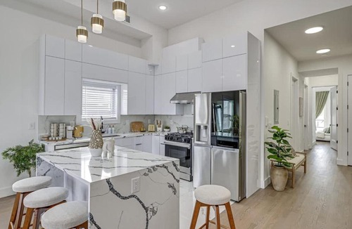 The Heights House | Luxury Rooftop Retreat Near NYC EWR MetLife