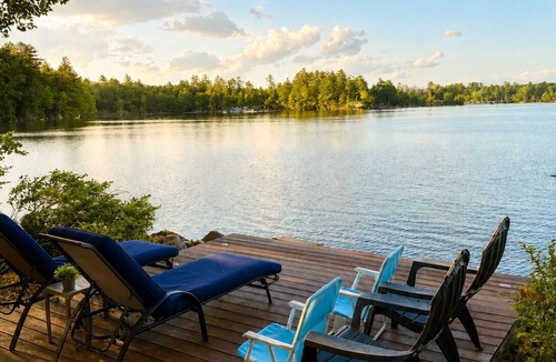 South Casco House | Luxury Sebago Lake Retreat, Private Dock, Sleeps 12, AC