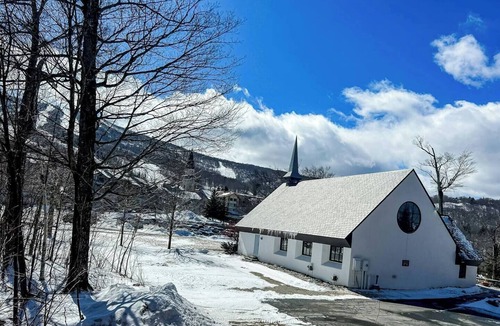 Stratton Mountain Condo | Luxury ski condo at Stratton Mountain with year round pool and hot tub