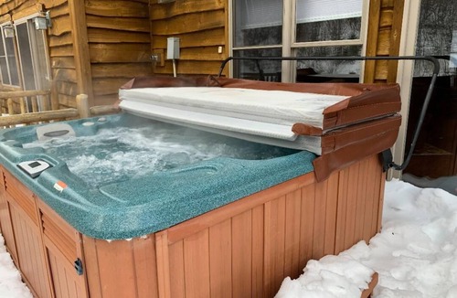 Carrabassett Valley House | Luxury Ski In/Out Timbers Unit with Hot Tub and Amazing Views!