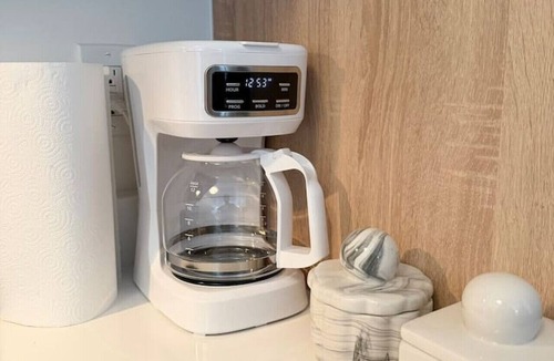 Downtown Apartment | Luxury Studio Near Yale | Gym, W/D & Fast WiFi