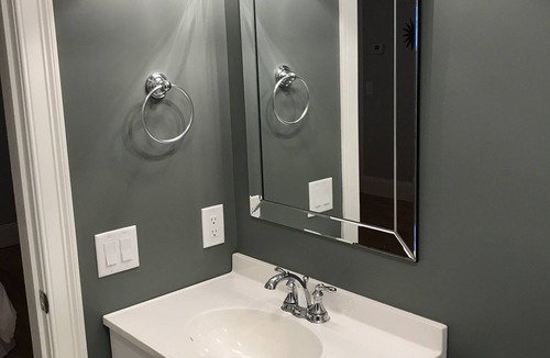 Yachting Village Condo | Luxury Thames St condo- Superior 2 Bdrm/2 Bath free parking