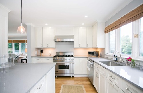 Fifth Ward House | Luxury Vacation Home ~ Pool ~5 Minute Walk to New York Yacht Club or Ft Adams