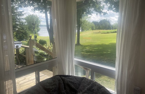 Bobcaygeon Cottage | Luxury Waterfront Cottage with Swimming Pool, Hot Tub, Kayaks, Pedal Boat & Dock