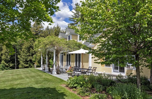 West Hartford House | Luxury Winter Countryside Escape - pool, pond, and more!