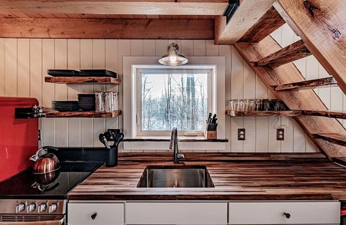 Springvale Cabin | Luxury Year-round Treehouse in Sanford, ME