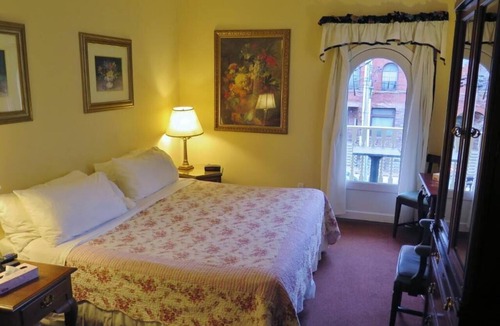 Midtown Toronto Hotel | Madison Manor Stay