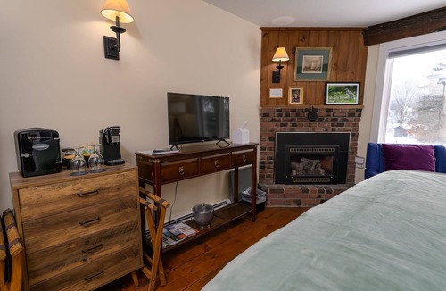 Stowe Bed & Breakfast | Madonna Peak w/Breakfast at the Brass Lantern Inn