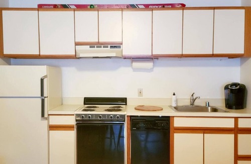 Londonderry Apartment | Magic Mountain Ski Resort Condo in Londonderry, VT
