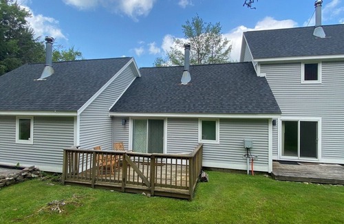 Londonderry Condo | Magic Mountain Trailside Condo - Ski In/Ski Out