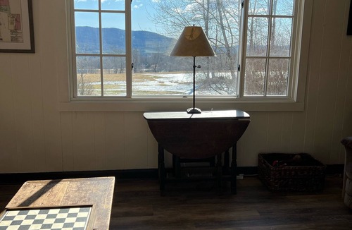 Weston House | Magical spot w-views -3 BR home - idyllic retreat yet close to everything