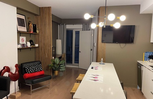 Milton Park Condo | Magnificent condo in downtown with parking - 5 mins to Metro