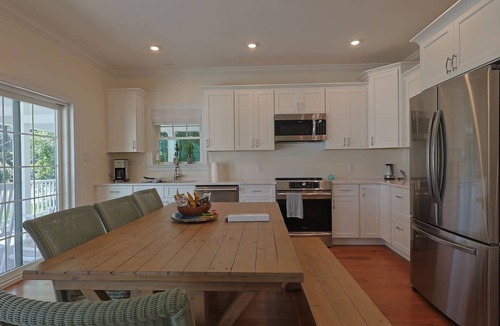 Vineyard Haven House | Main Street - Walk to Downtown Vineyard Haven!