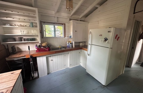 Vassalboro Cottage | Maine Cabin Master Pilot Cabin, 3-BR waterfront with spectacular sunset views