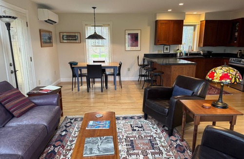 Pownal House | Maine Refugio