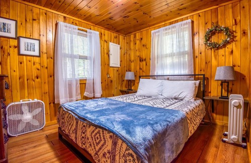 Newfield House | Maine-Rest on Rockhaven Lake DOGS STAY FREE