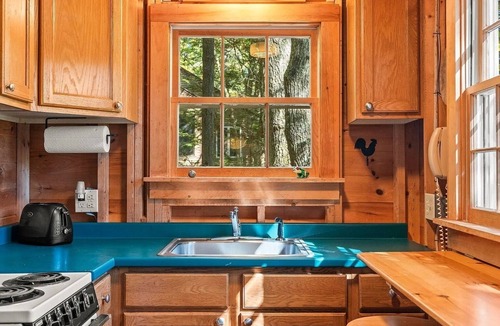 Woolwich Cottage | Maine summer dreams come true! Rustic 3-bedroom on the water with private dock