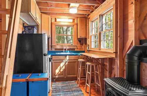 Woolwich Cottage | Maine summer dreams come true! Rustic 3-bedroom on the water with private dock