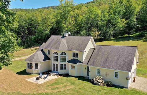 South Londonderry Other | Majestic estate on Magic Mtn! Ski in also minutes to Stratton, Bromley, Okemo!