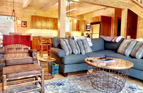 Bethlehem Cabin | Majestic New Hampshire Log Cabin Rental with Views of Cannon Mountain