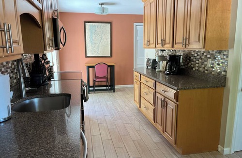 Malletts Bay House | Malletts Bay Beach Access, Hot Tub, Sleeps 7/4BR
