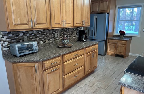 Malletts Bay House | Malletts Bay Beach Access, Hot Tub, Sleeps 7/4BR