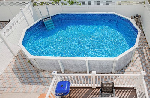 Bayonne House | Mancave, PS5, Pool, Gym & Golf| 20 Min NYC