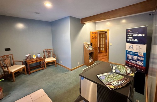 Hillcrest Hotel | Maple Leaf Inn - Lake Placid - Two Double bed with kitchenette