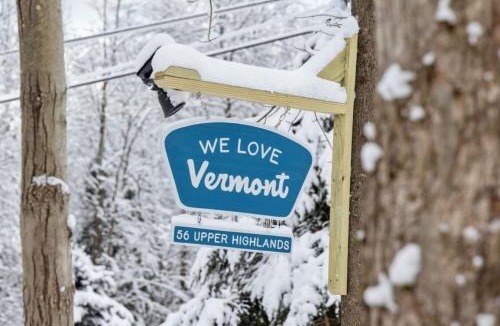 West Dover Ski Chalet | Maple Pine w Hot Tub Pool Table 3min to Mount Snow