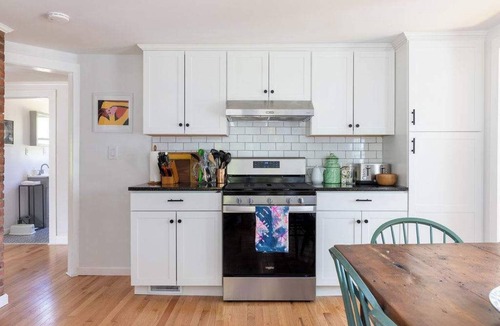 Kingston House | Maplewood Meadow: w/Hot Tub | 5 Mins to Kingston