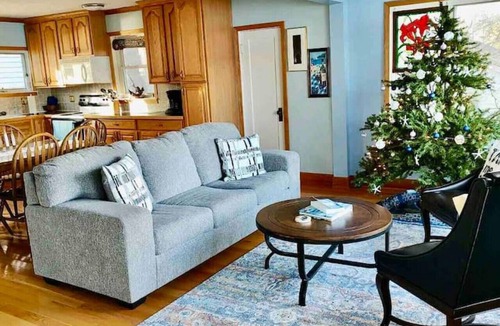 Honeoye Cottage | Margaritaville Way on Honeoye Lake