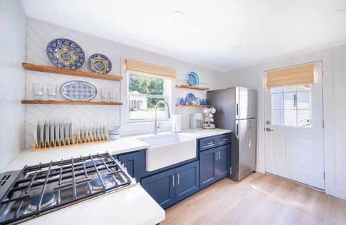 Waterford Hotel | Marina Bay Cottages